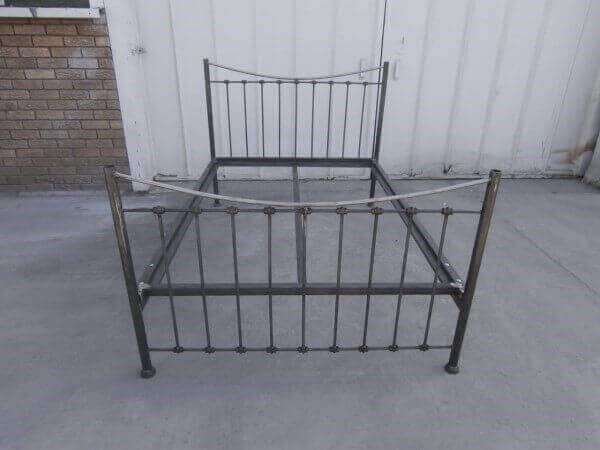 Marguerite bed image 1