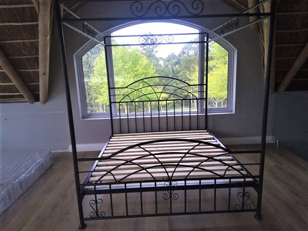 moniz 4 post bed image